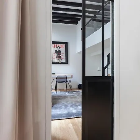 Apartment Center - Stylish Apt In Le Marais, 4pax